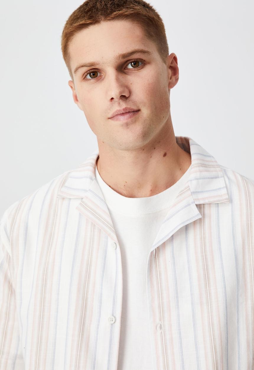 Cotton On - Textured short sleeve shirt - sand