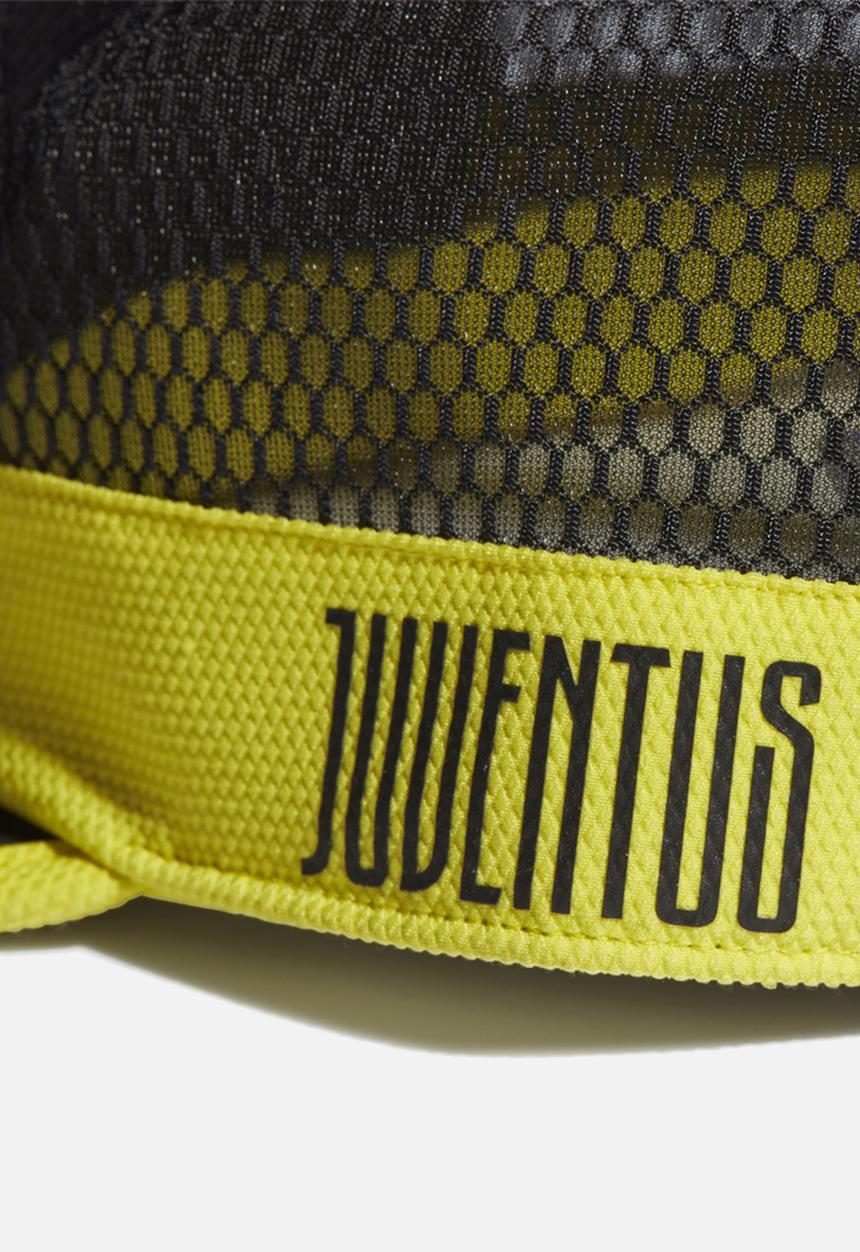 adidas Performance - Juve 5p cap - black/shock yellow