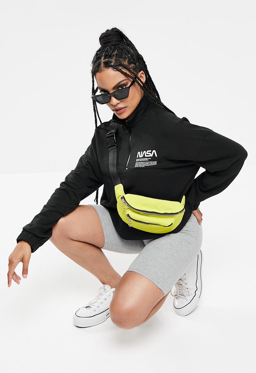 Blake - Quarter zip sweater w print - black