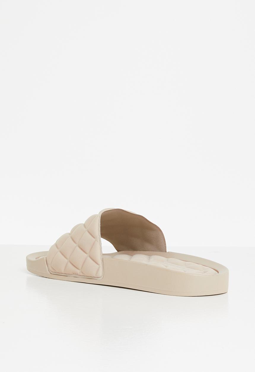 Glamorous - Quilted slide - camel