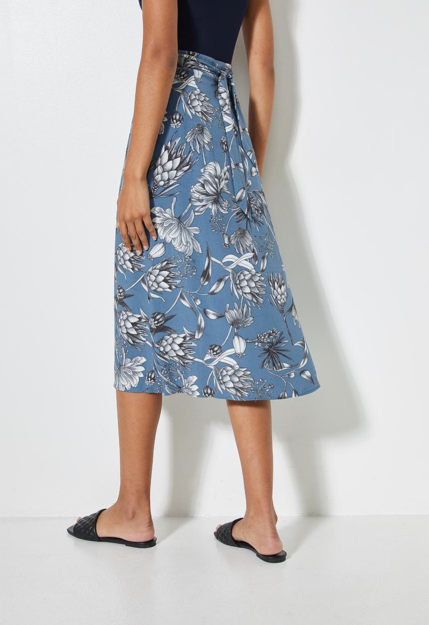 VELVET - Printed viscose wrap skirt - blue 