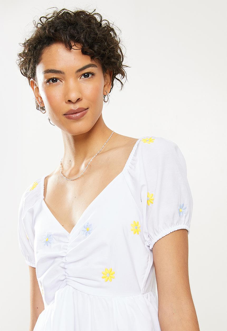 Trendyol - Embroidered ruffle dress - white