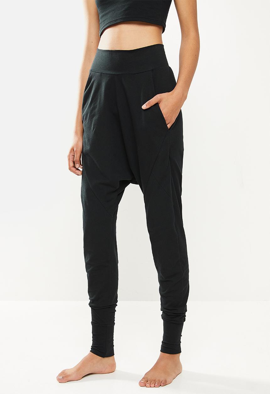STRONG by T-Shirt Bed Co. - Ultimate harem - black