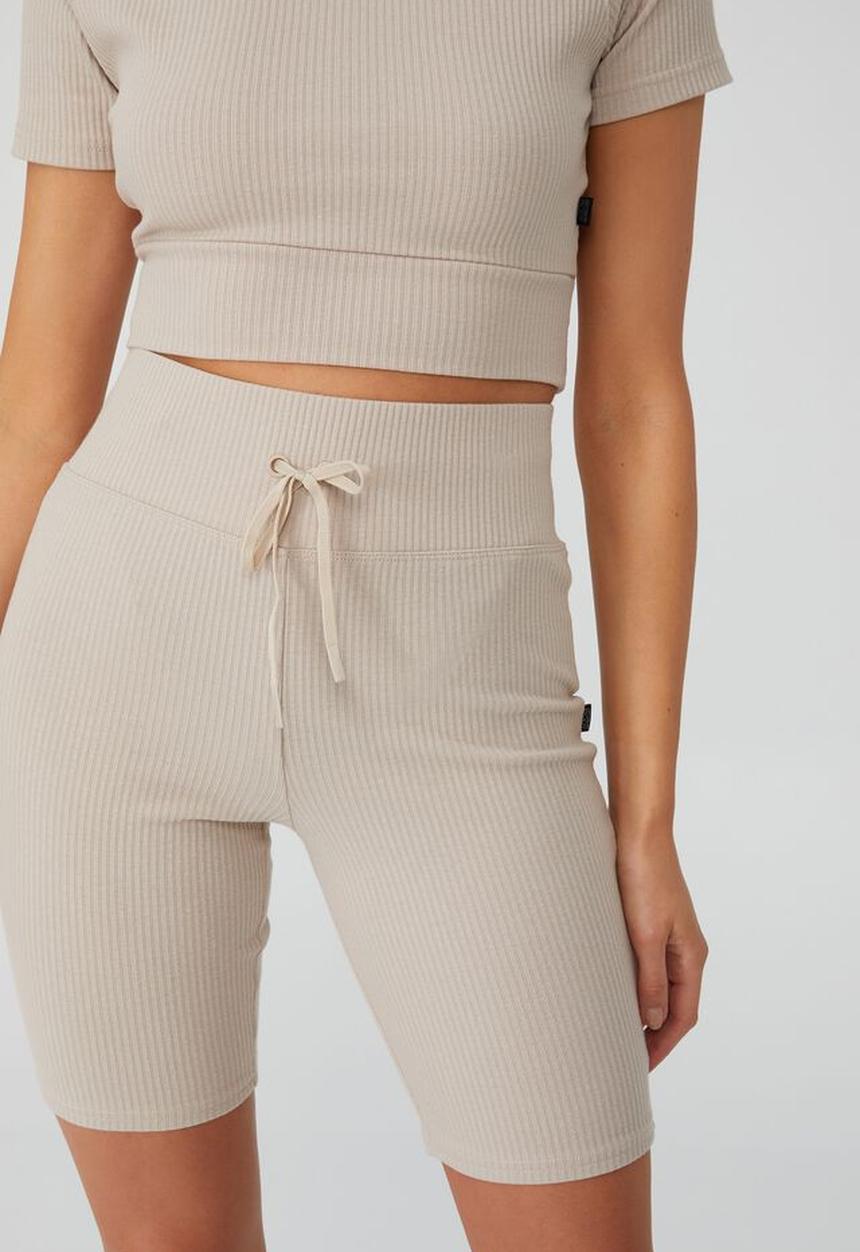 Cotton On - Lifestyle rib mid length bike short - natural