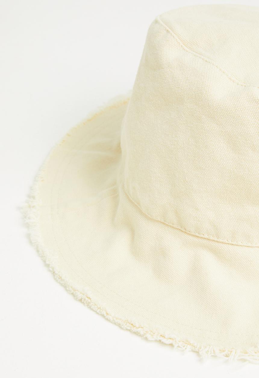 Superbalist - Raw hem bucket hat - white