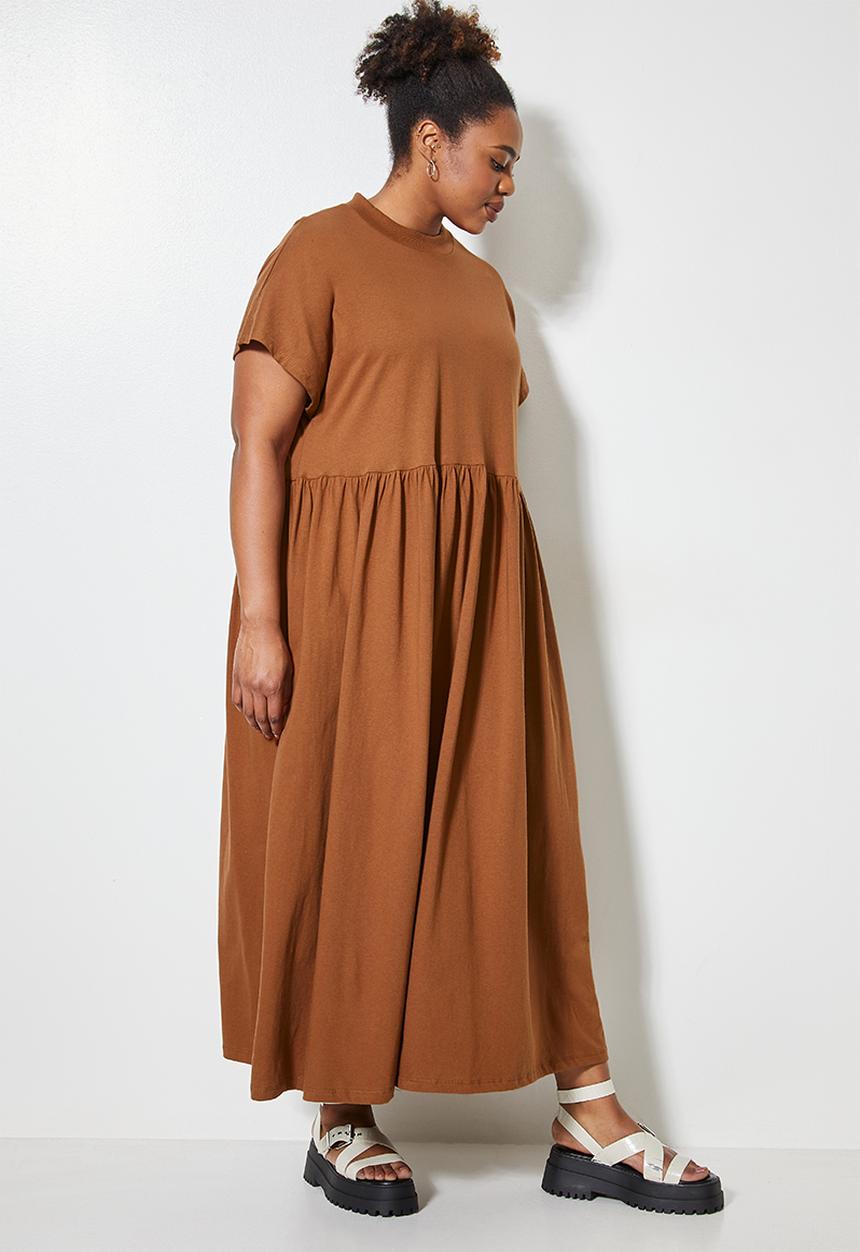 Superbalist - Funnel neck babydoll T-shirt dress - brown