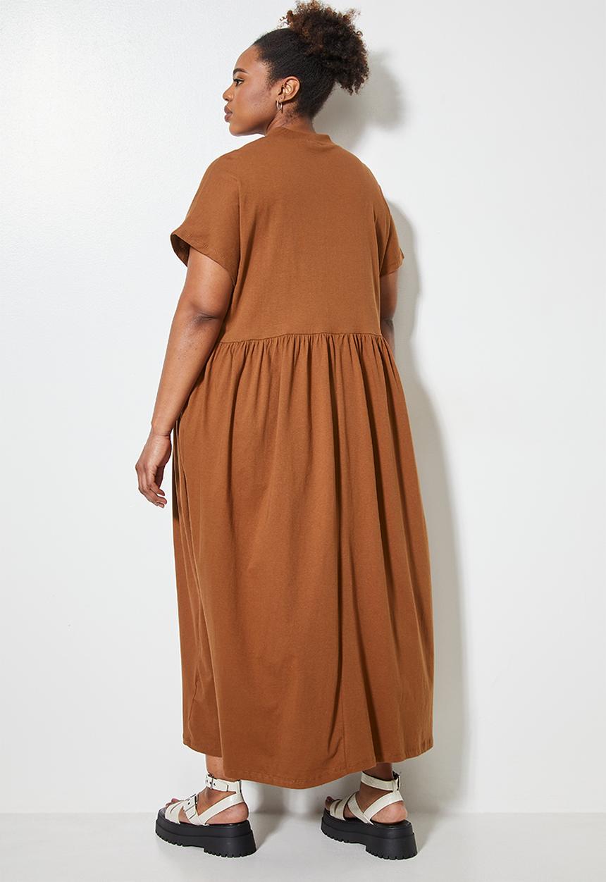Superbalist - Funnel neck babydoll T-shirt dress - brown