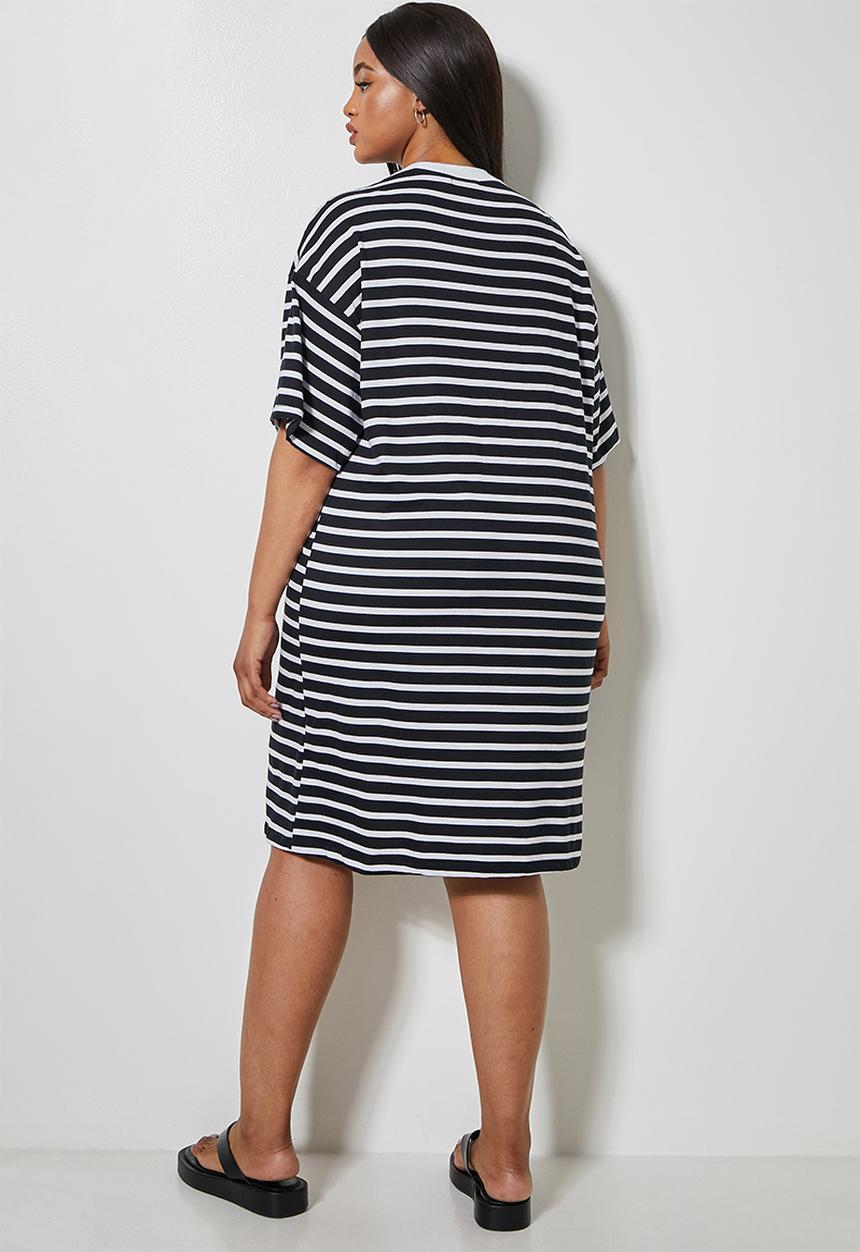 Superbalist - Oversized mini T-shirt dress - black & white