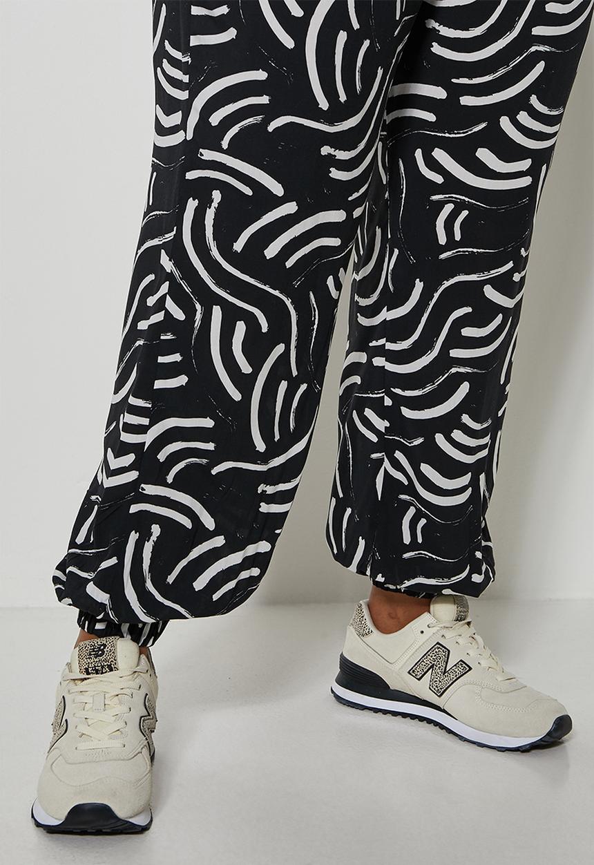 Superbalist - Easy pull on pants - black & white