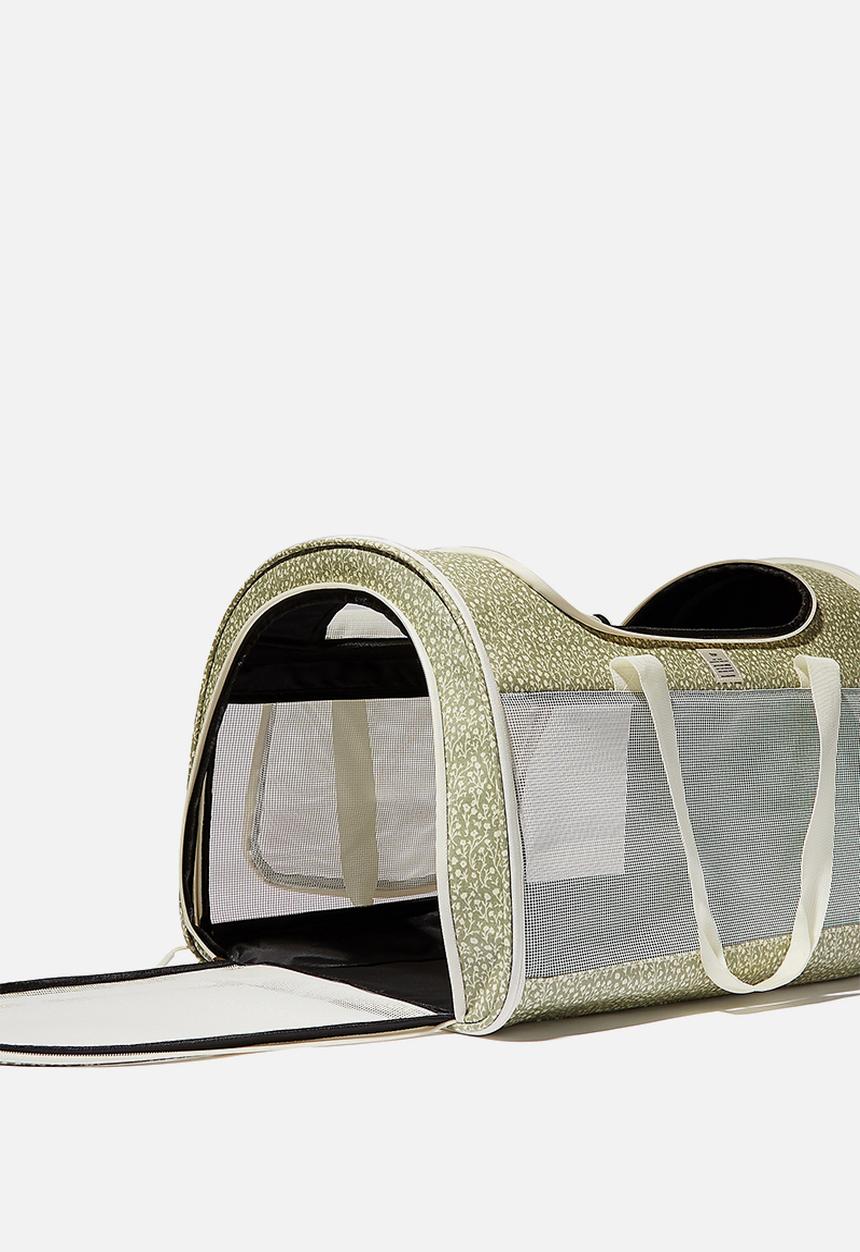 Typo - Explorer doggy duffel-gum leaf meadow ditsy