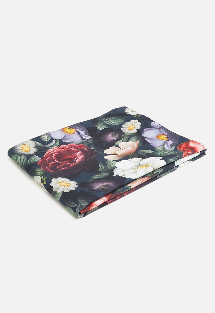 Hertex Haus - Peony tablecloth - dark sky