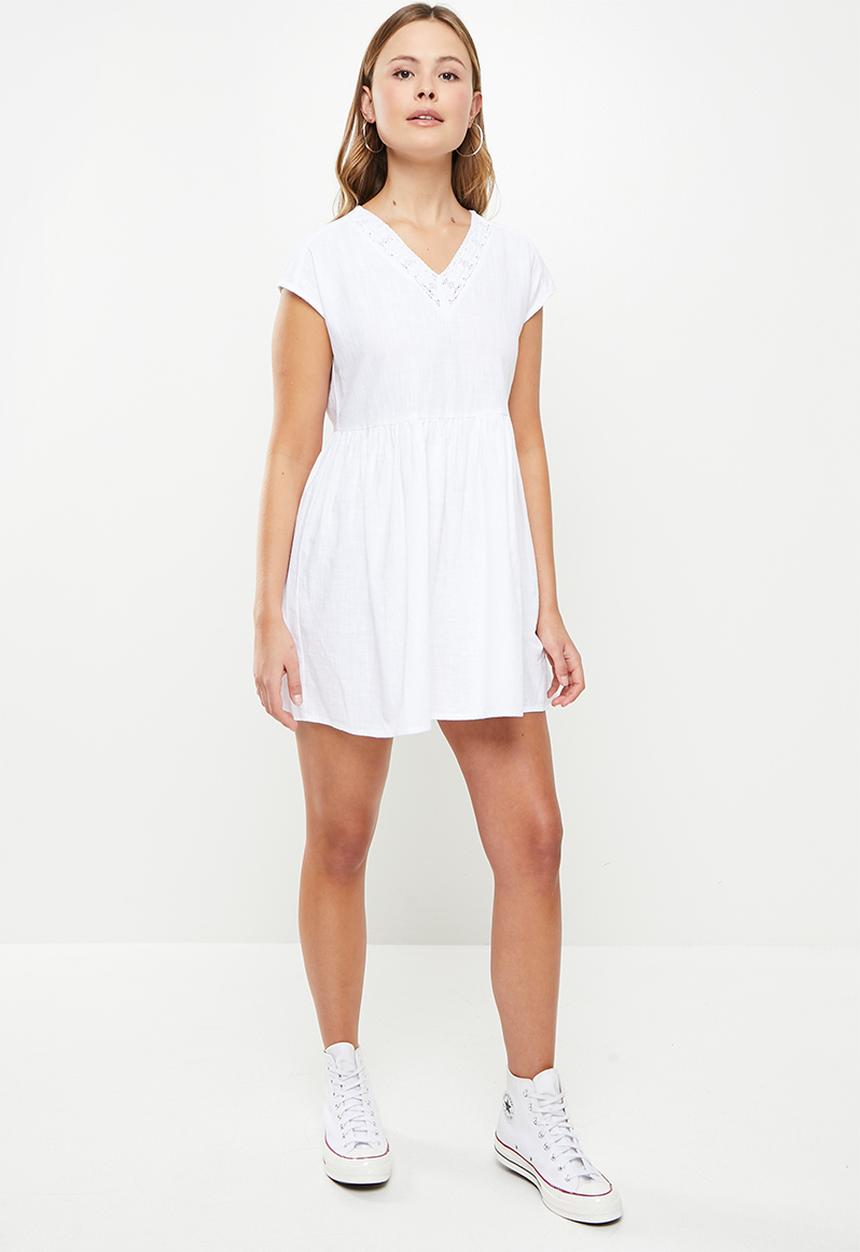 Cotton On - Woven tatum sleeveless lace front mini dress - white