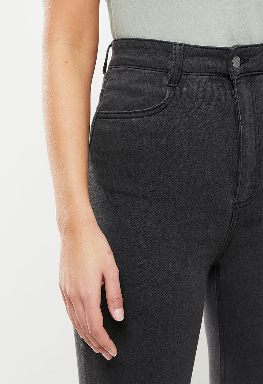 Cotton On - High rise cropped super stretch - washed black pockets