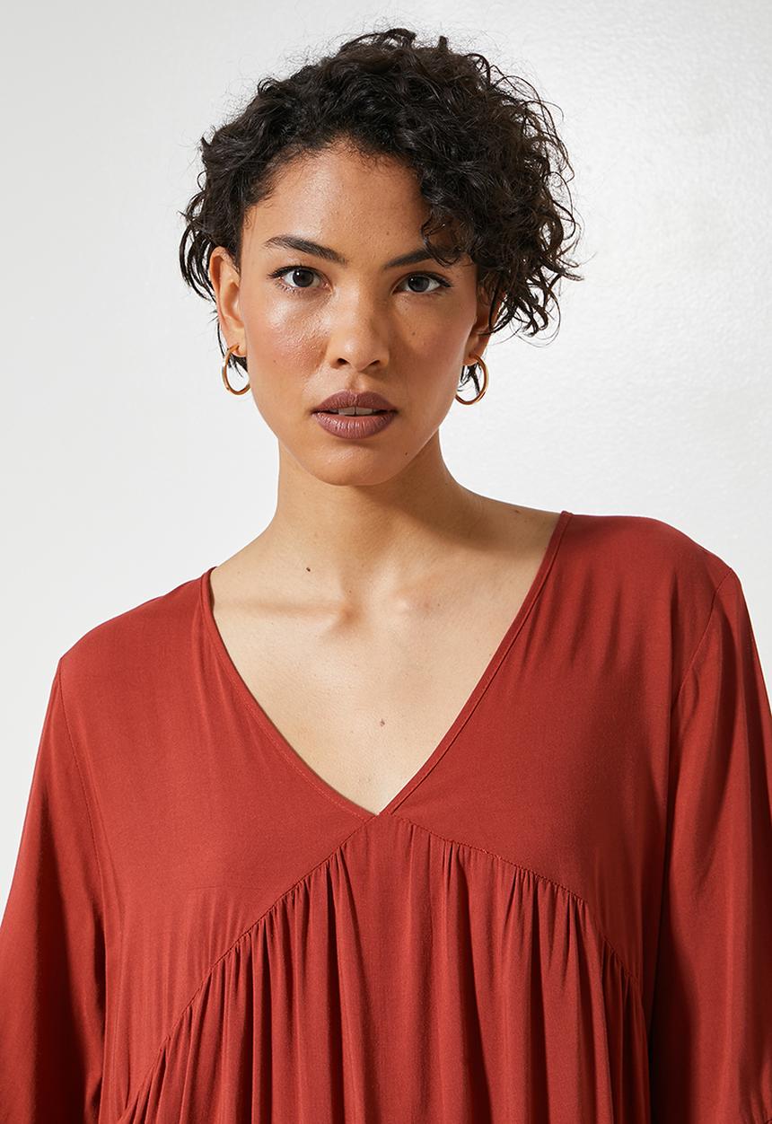 VELVET - Voluminous tiered midi dress - red 