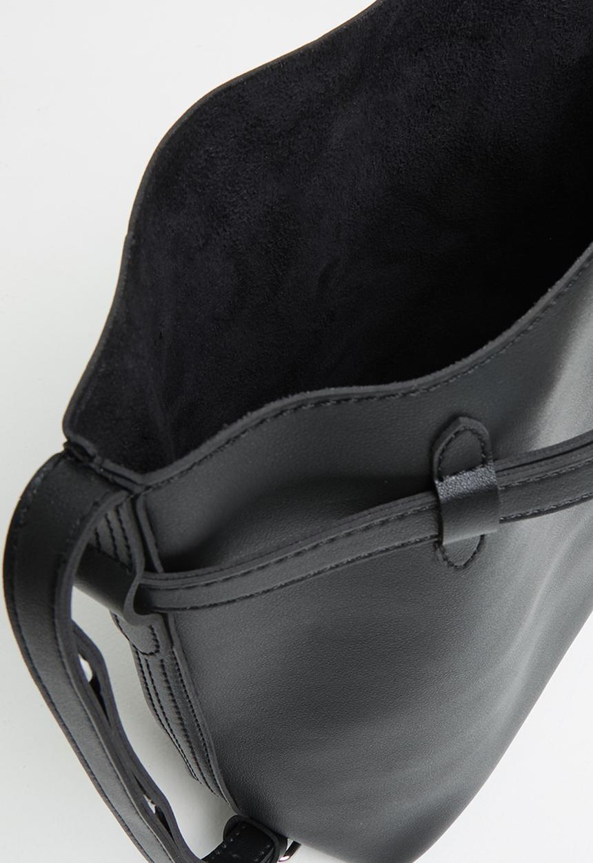 Superbalist - Clarissa bucket bag - black