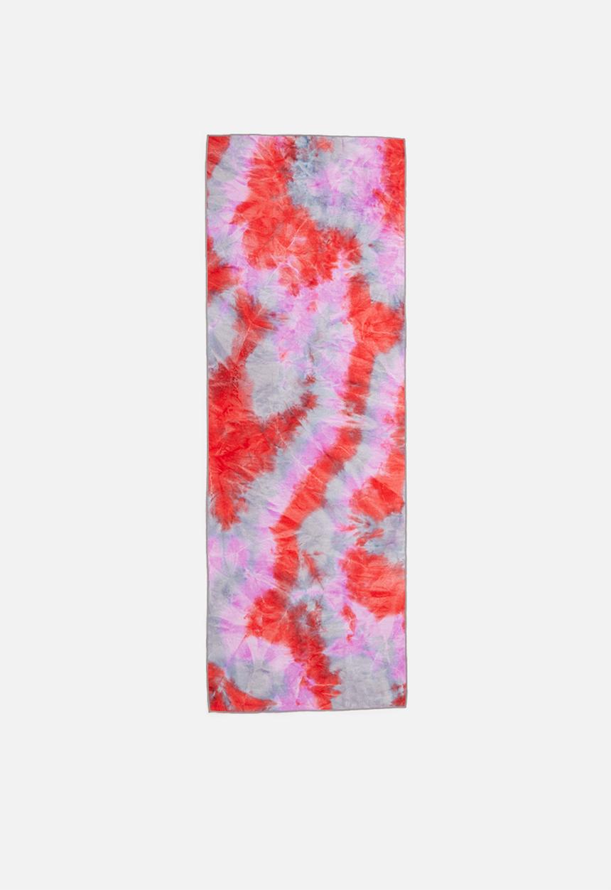Billy The Bee Yoga - Anti skid yoga towel - tie dye red