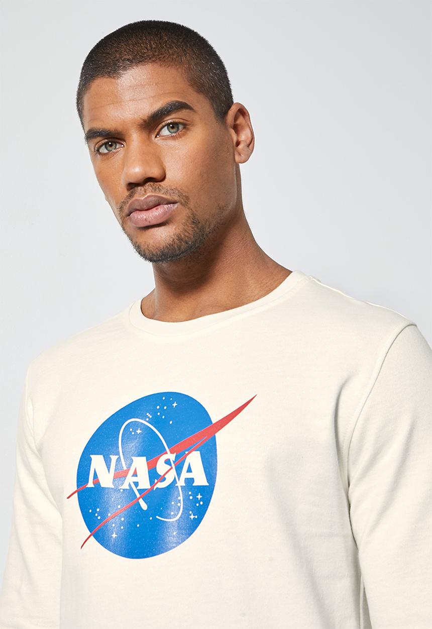 Superbalist - Nasa branded burger crew neck pullover sweat - ecru