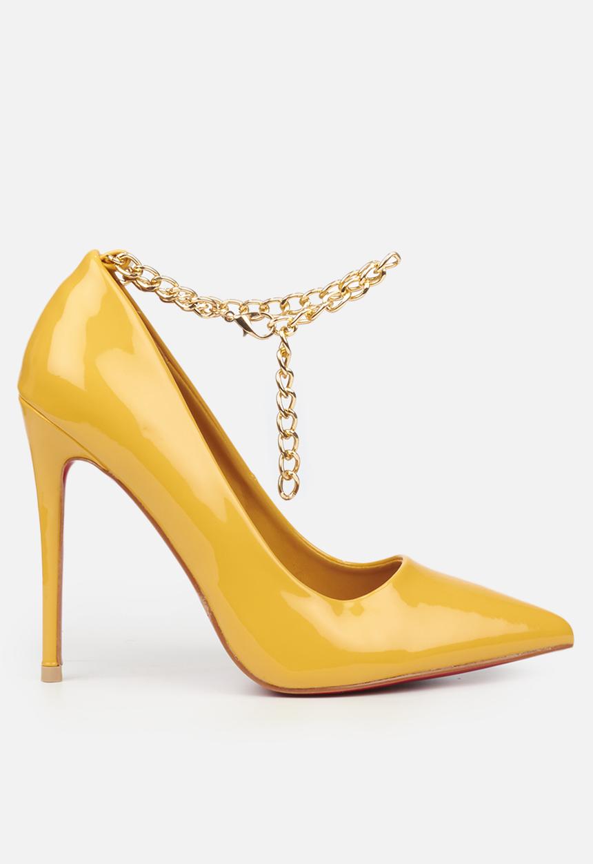 Miss Black - Tiffany court - yellow