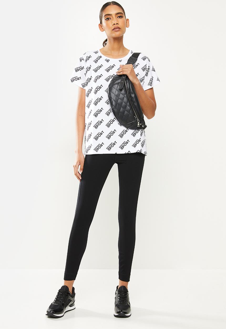 SISSY BOY - Over-sized, boxy loose top with all-over branded print - white & black