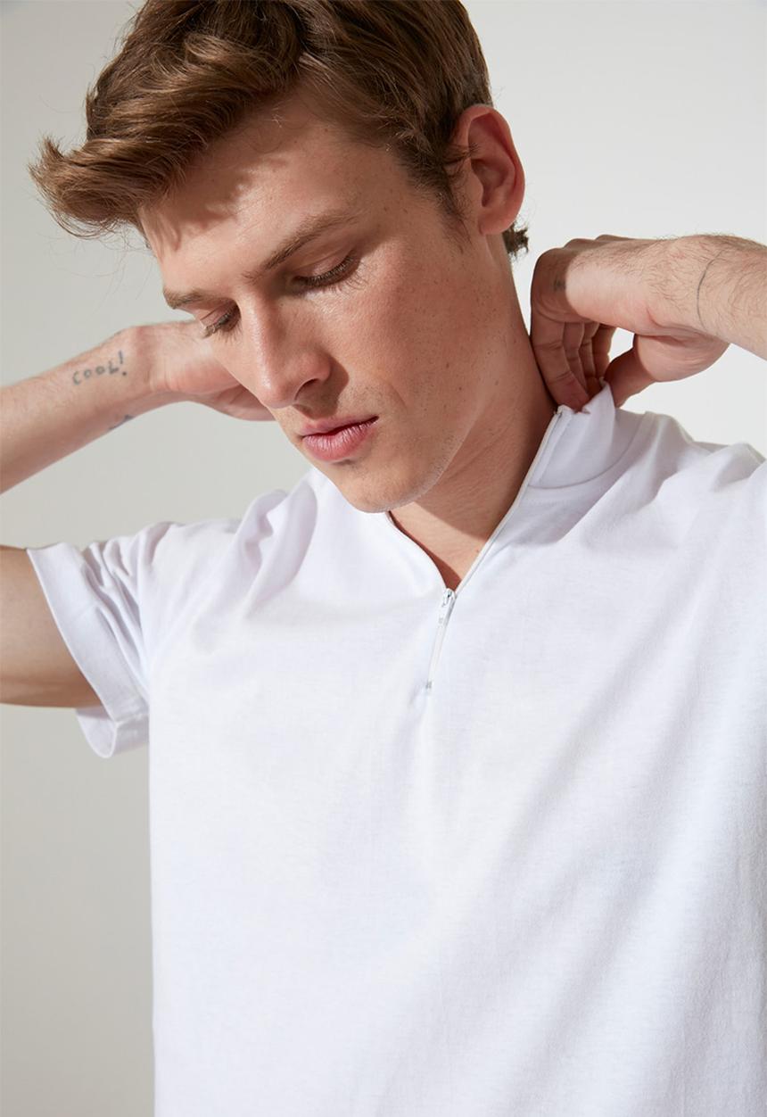 Trendyol - High neck quarter zip tee - white