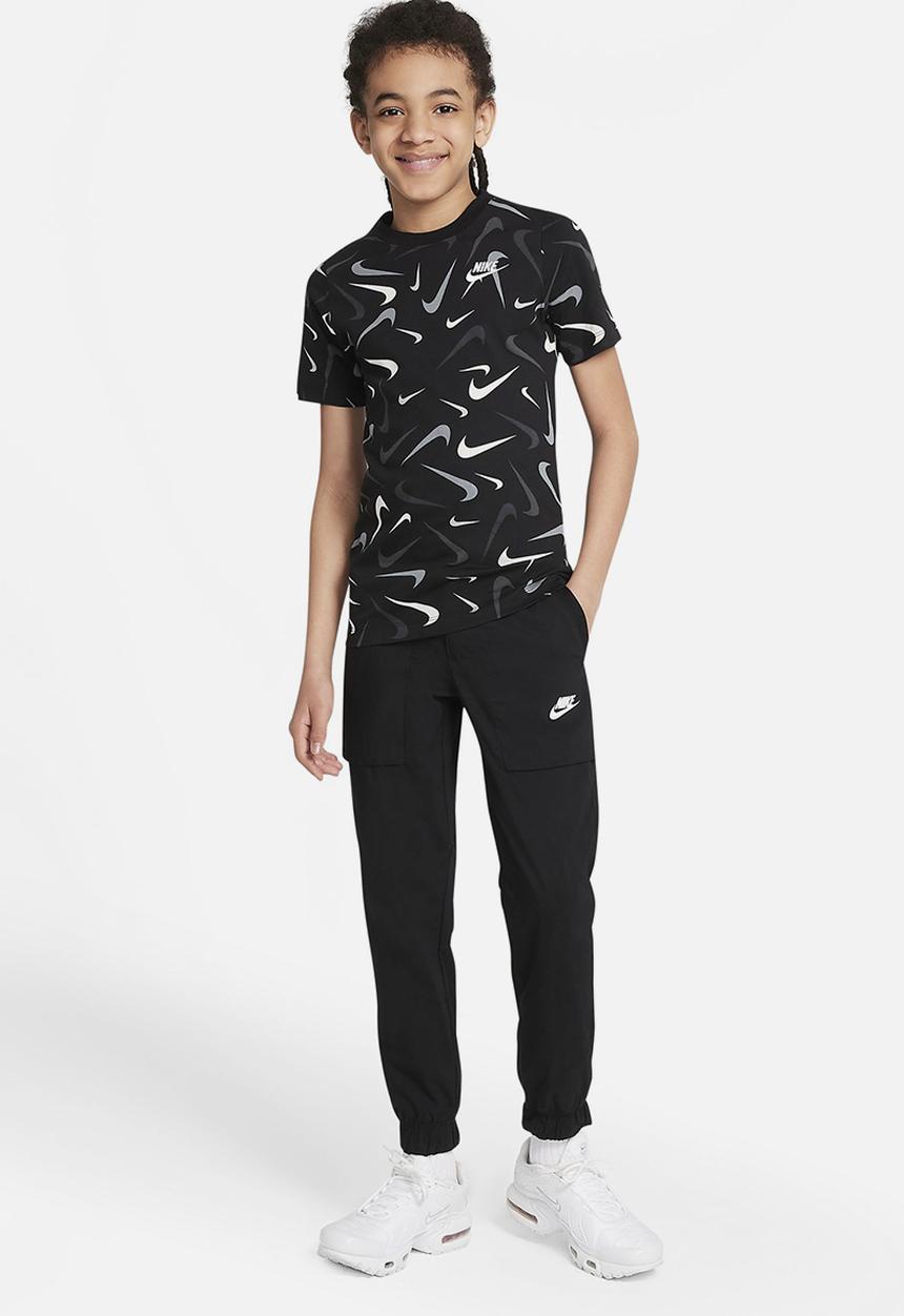 Nike - B nsw tee swoosh aop fa21 - black