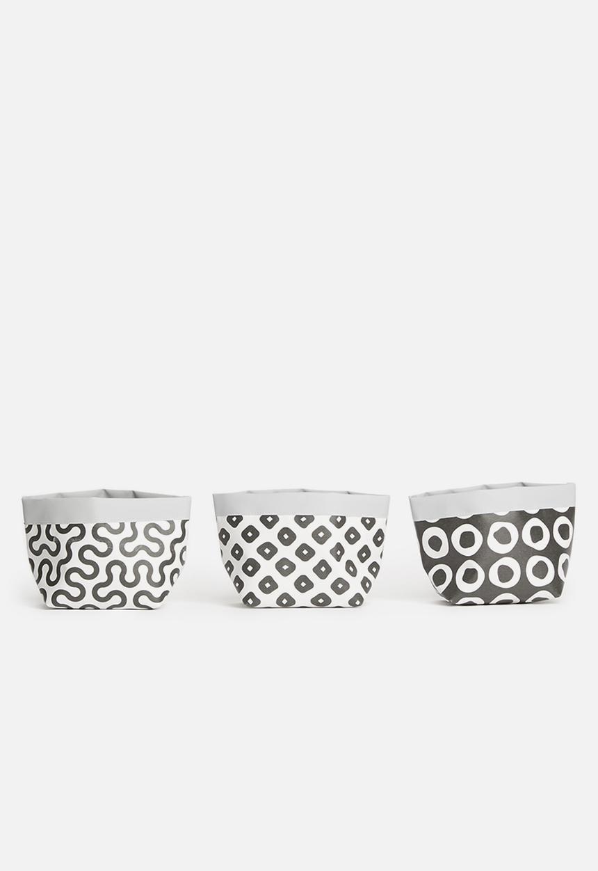 Inspired Vision Studios - Entrapta set of 3 succulent canvas planters - black