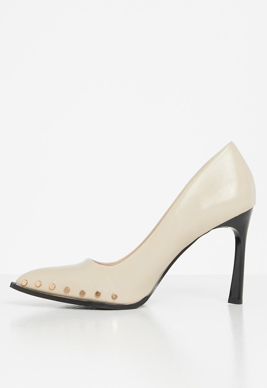Plum - Resma studded court heel - beige