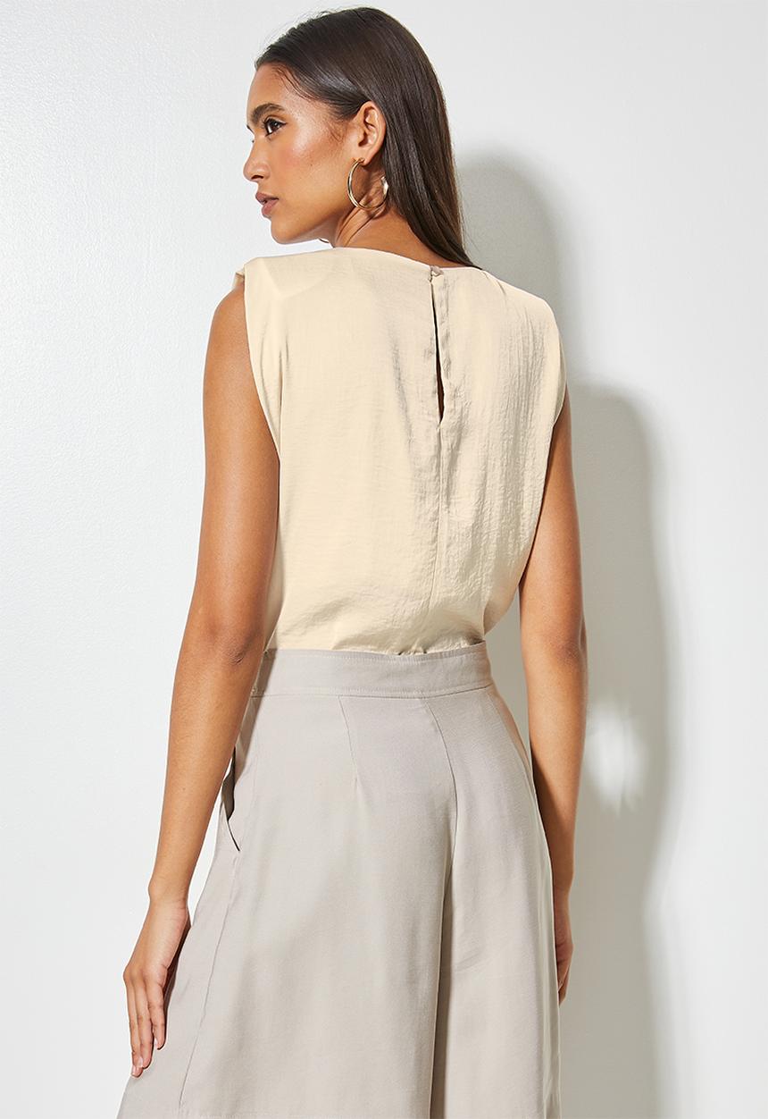 VELVET - Muscle shoulderpad blouse with gauged neck detail - neutral 