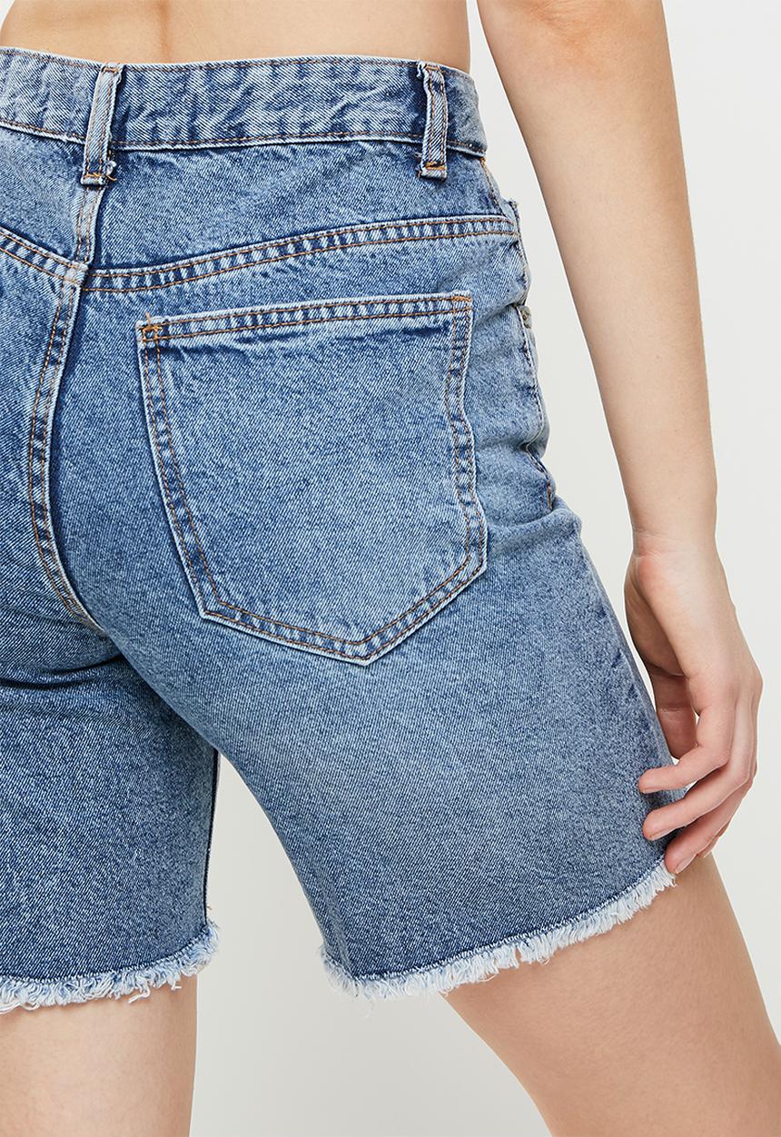 Cotton On - Straight denim bermuda short - blue