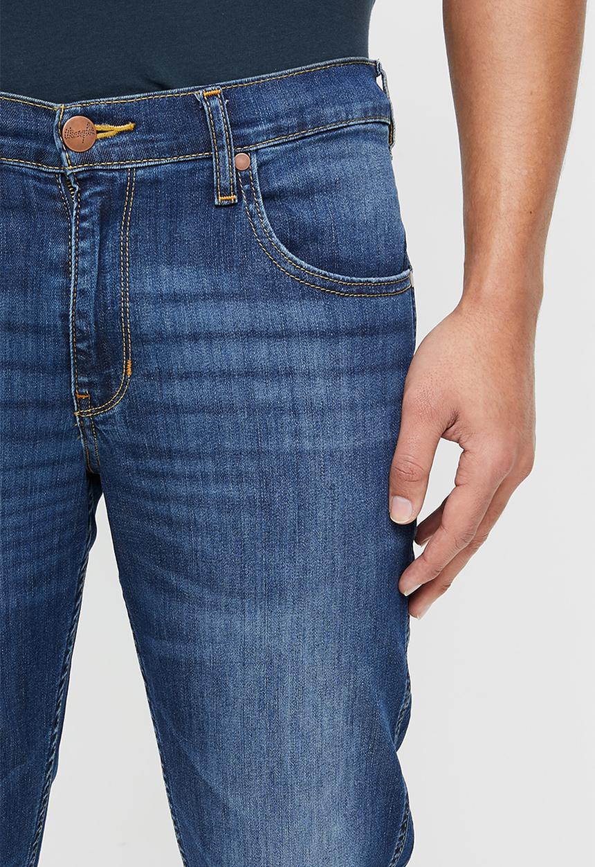 Wrangler - Greensboro regular tapered jeans - blue