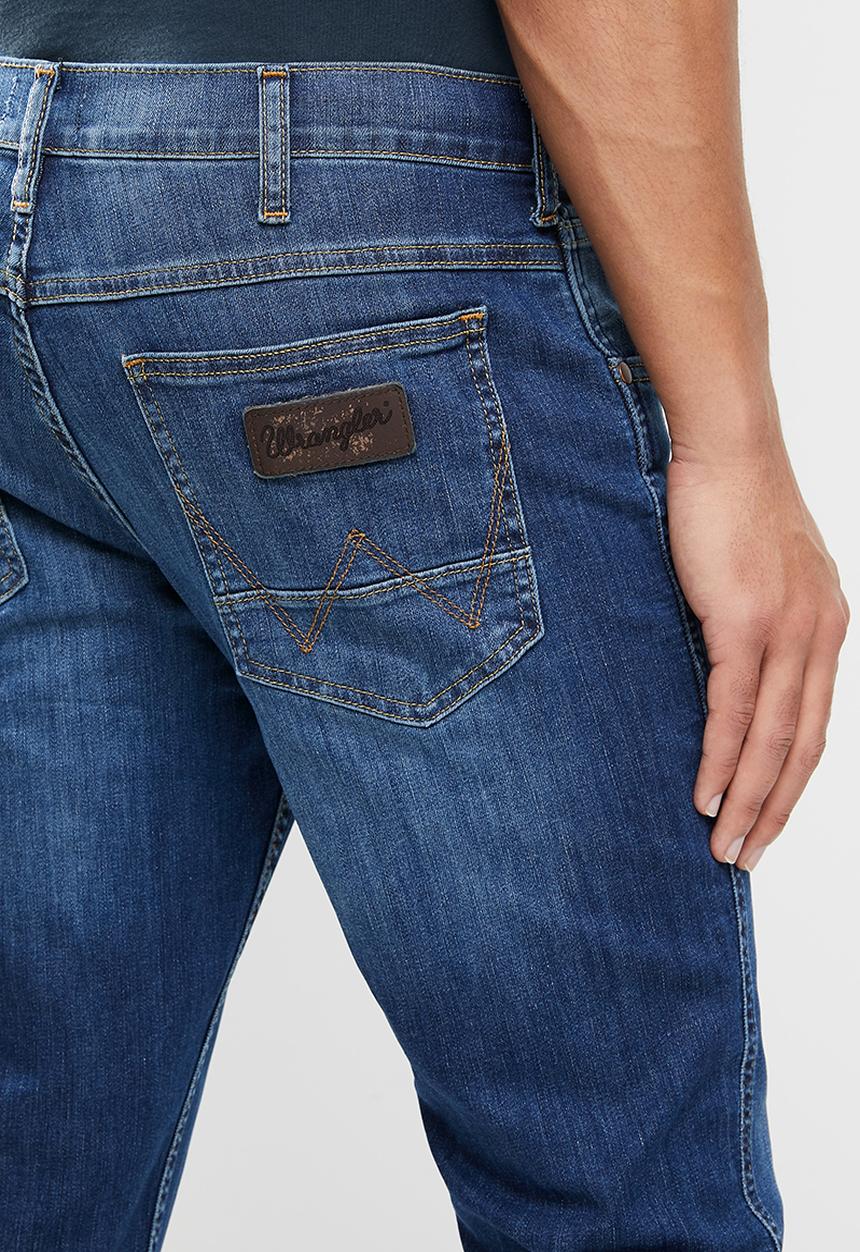 Wrangler - Greensboro regular tapered jeans - blue
