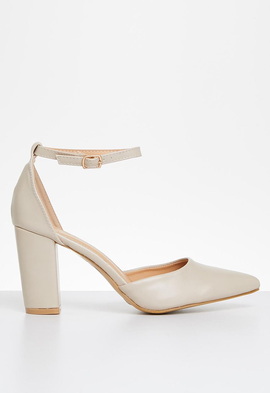 Superbalist - Risha court heel - neutral