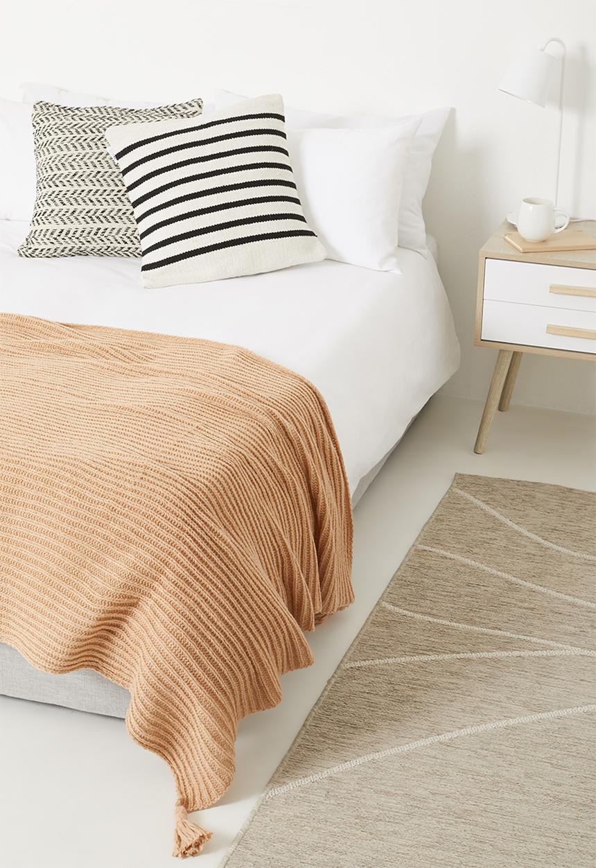 Sixth Floor - Super soft knit throw - maple pink