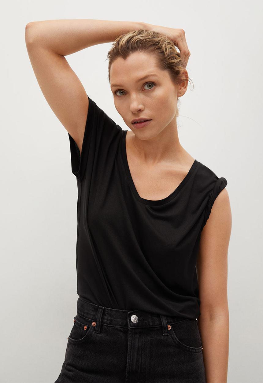 MANGO - T-shirt vispi - black