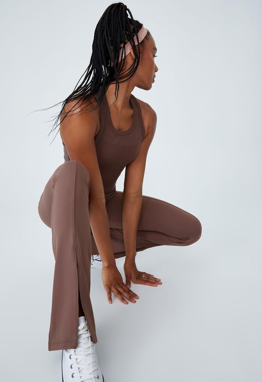 Cotton On - Highwaisted yoga flare - brownie
