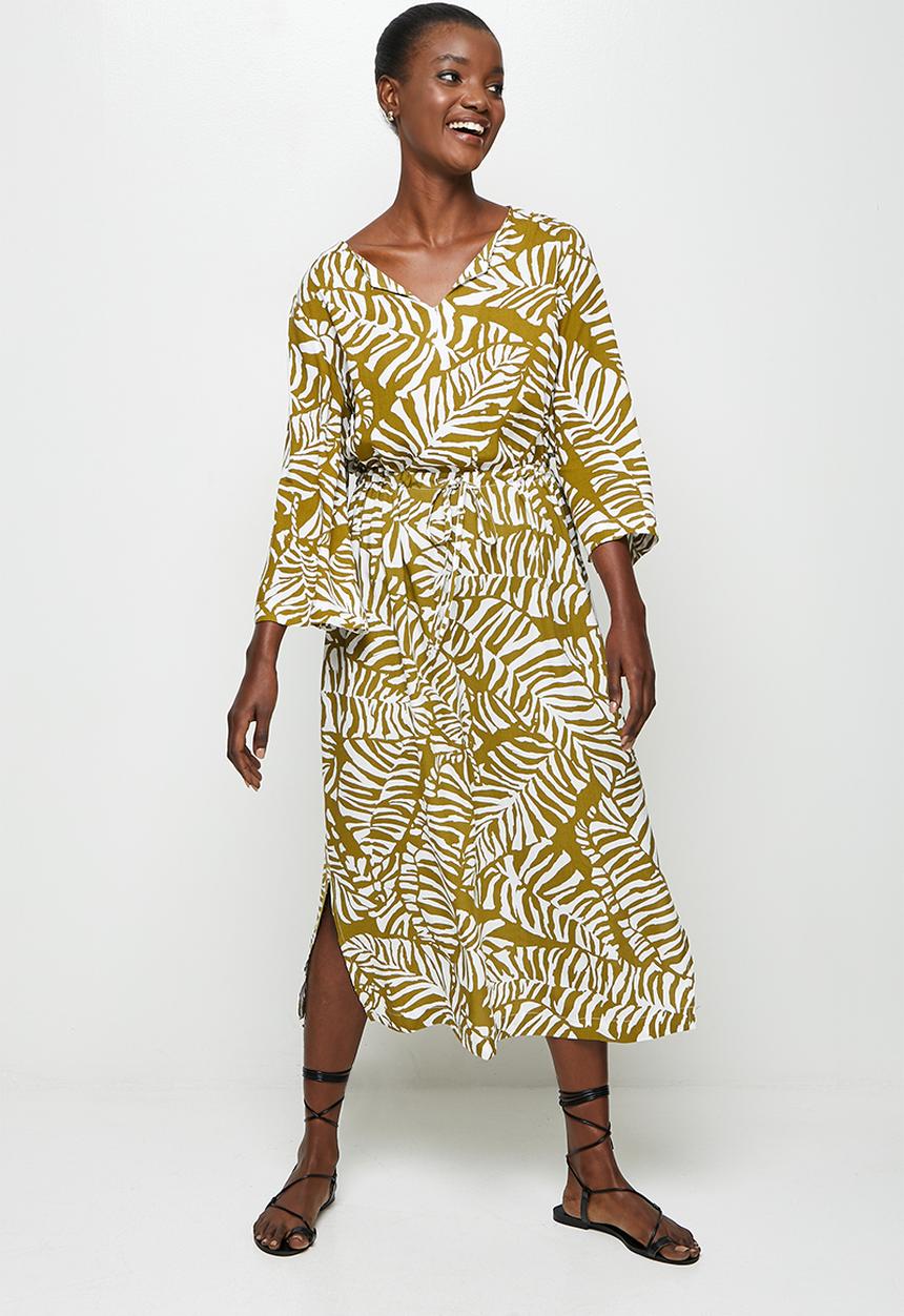 edit - Wide sleeve notch neck midi dress - olive palm print