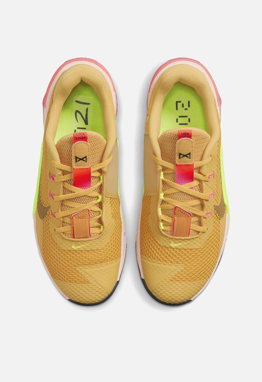 Nike - Nike metcon 7 x - pollen/black-volt-pale coral
