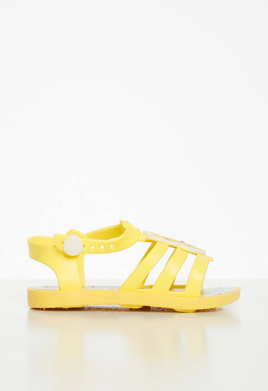 Character Group - Winnie jelly sandals - yellow