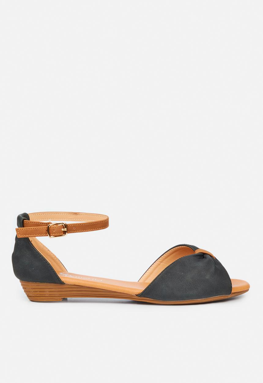 Butterfly Feet - Cardi 3 sandal - black