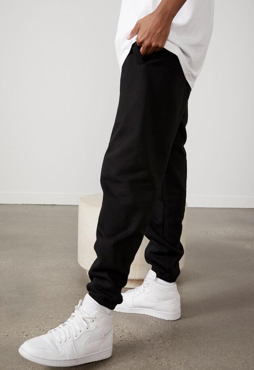 Factorie - Basic relaxed trackpant - black