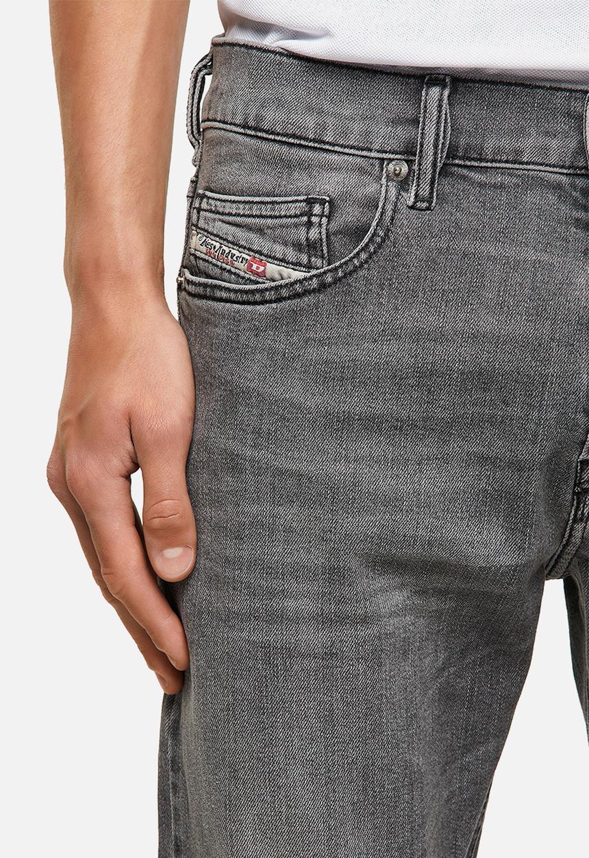 Diesel  - D-luster slim fit 5 pocket jeans - grey