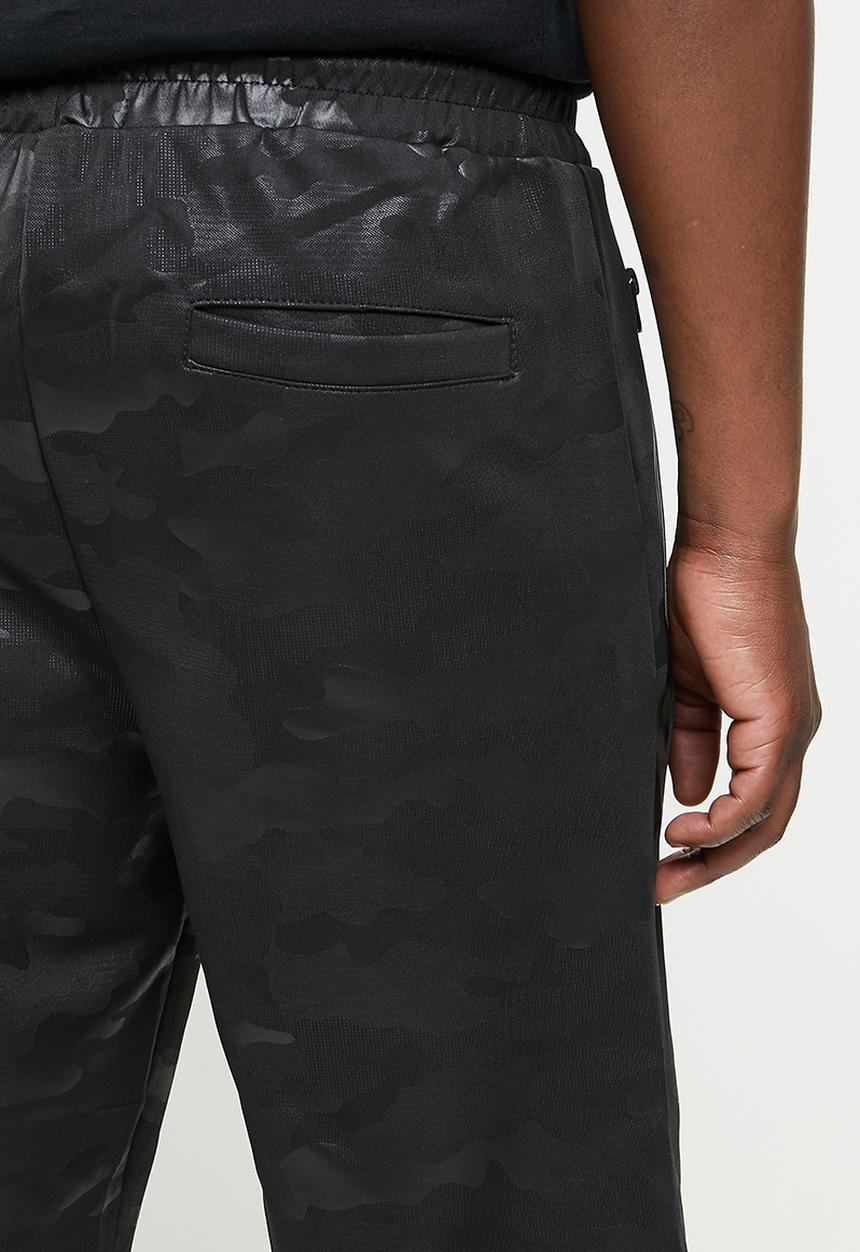 Cutty - Vermont regular fit scuba shorts - black