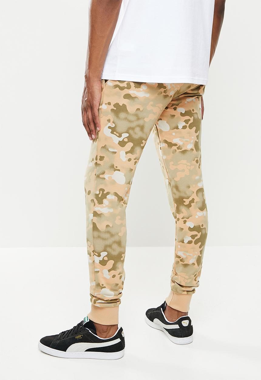 PUMA - Classics graphics camo aop pants tr - multi 