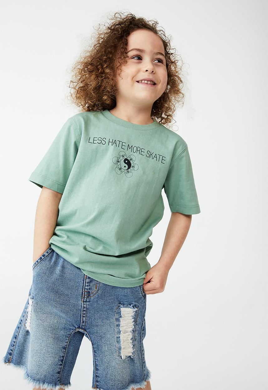 Cotton On - Max skater short sleeve tee - smashed avo/less hate more skate