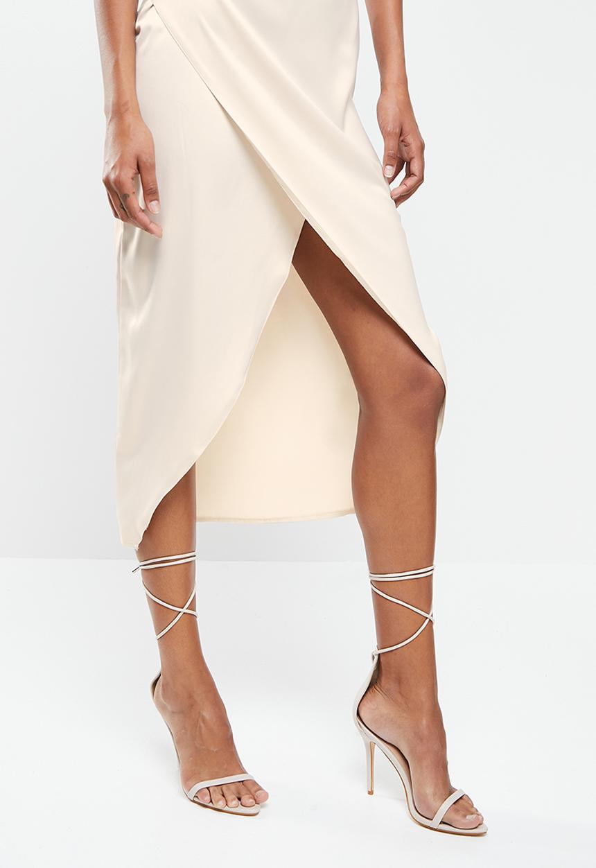 Missguided - Asymmetric strap drape satin midi dress - cream