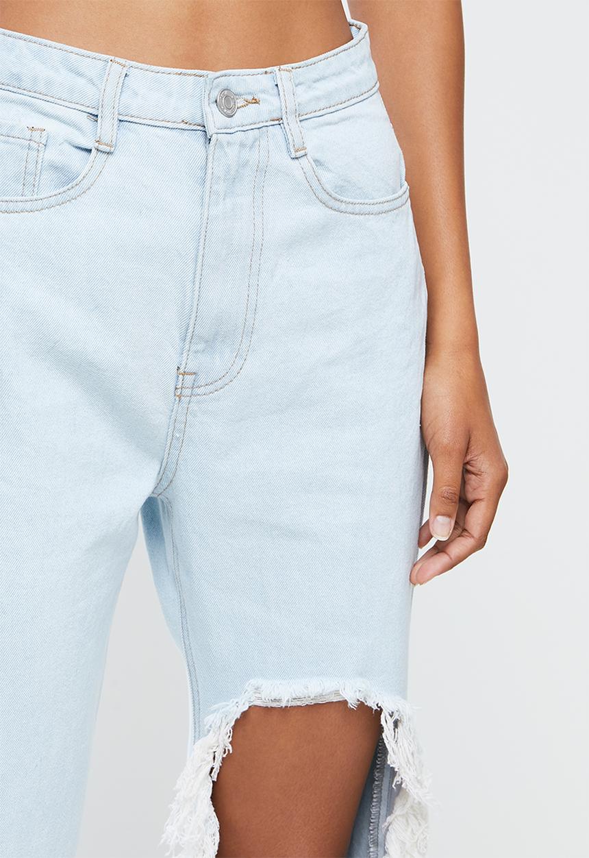 Missguided - Busted knee bleached wash riot mom jean - light blue