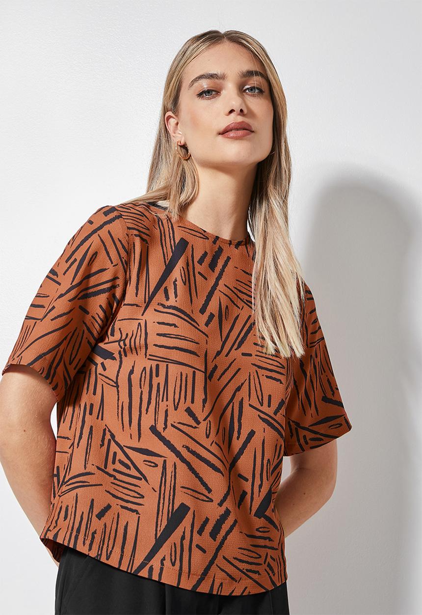 Superbalist - Printed basic woven tee - rust 