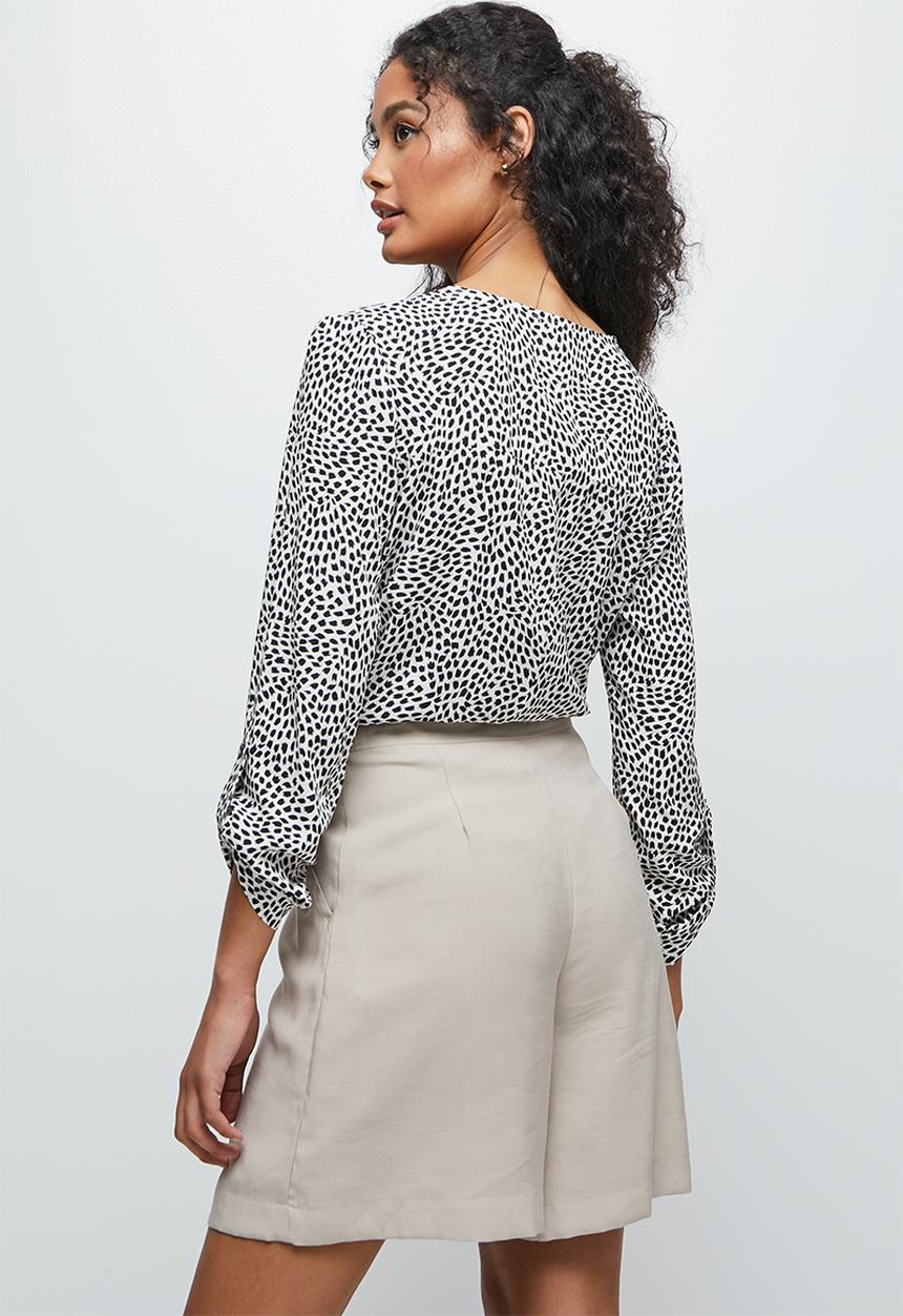 edit - Roll up sleeve notch neck blouse - minimal animal