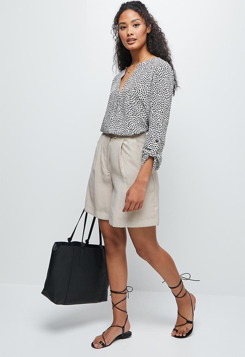 edit - Roll up sleeve notch neck blouse - minimal animal
