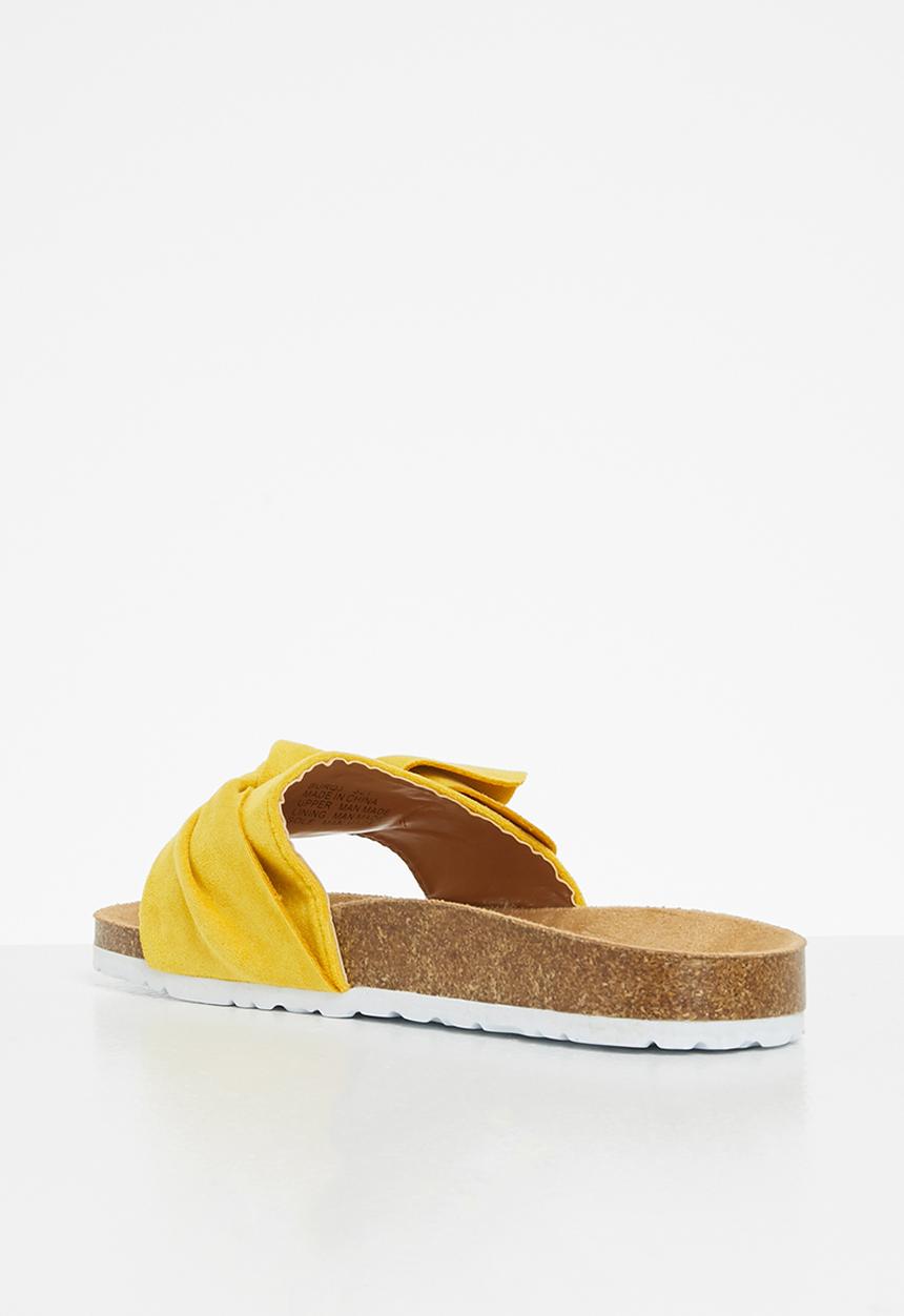 Miss Black - Burq3 slide - yellow